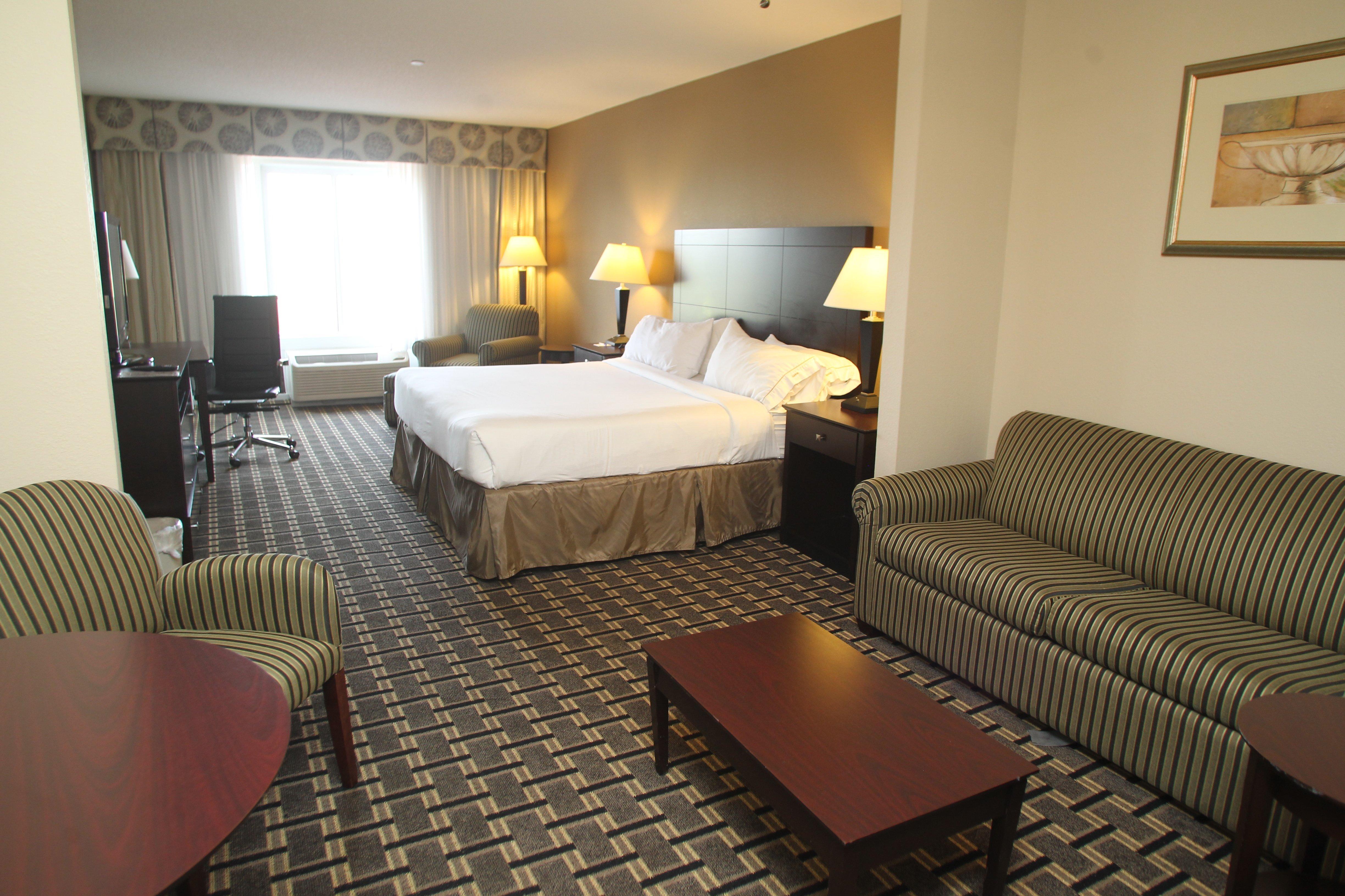 Holiday Inn Express Pembroke By Ihg Екстериор снимка