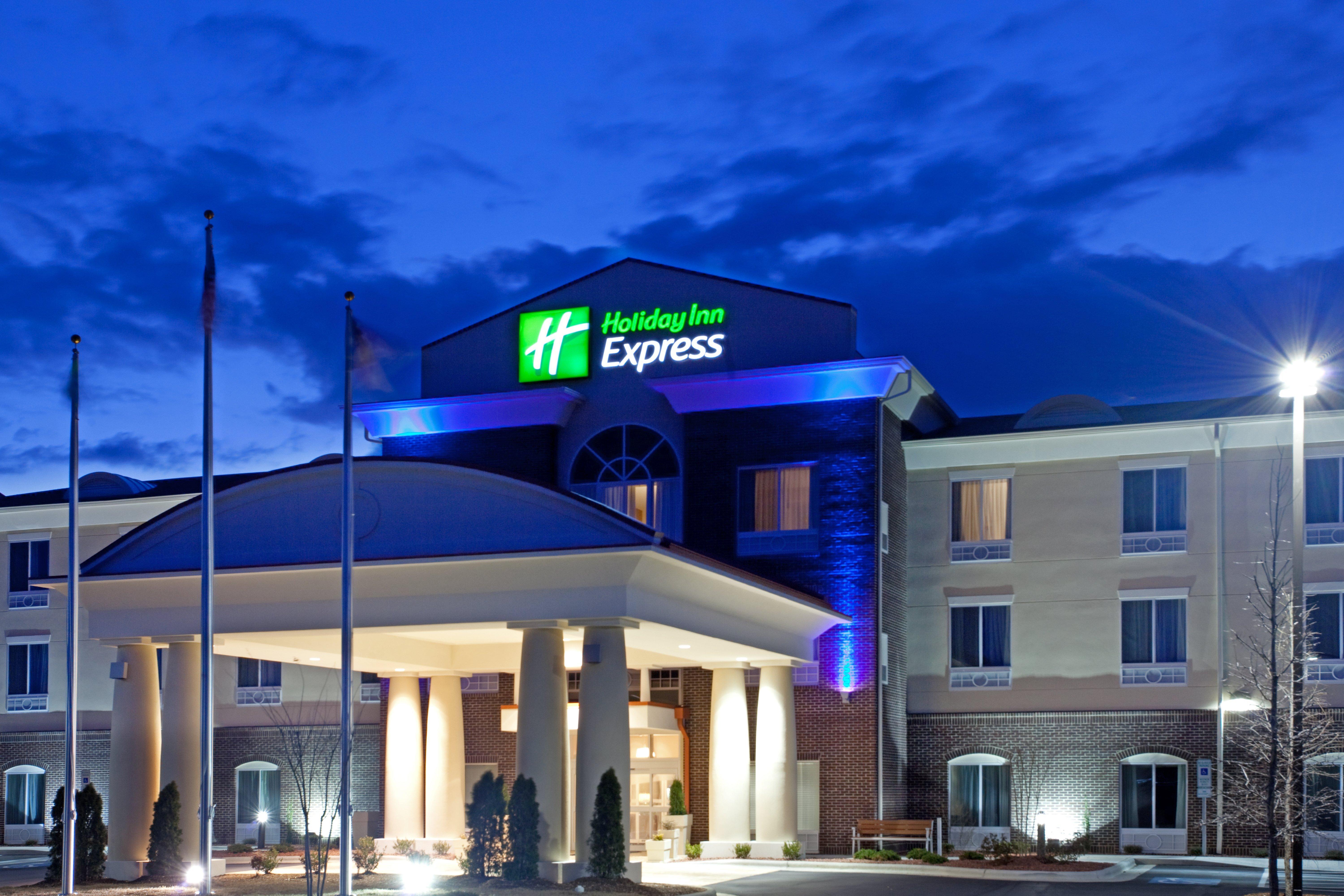 Holiday Inn Express Pembroke By Ihg Екстериор снимка