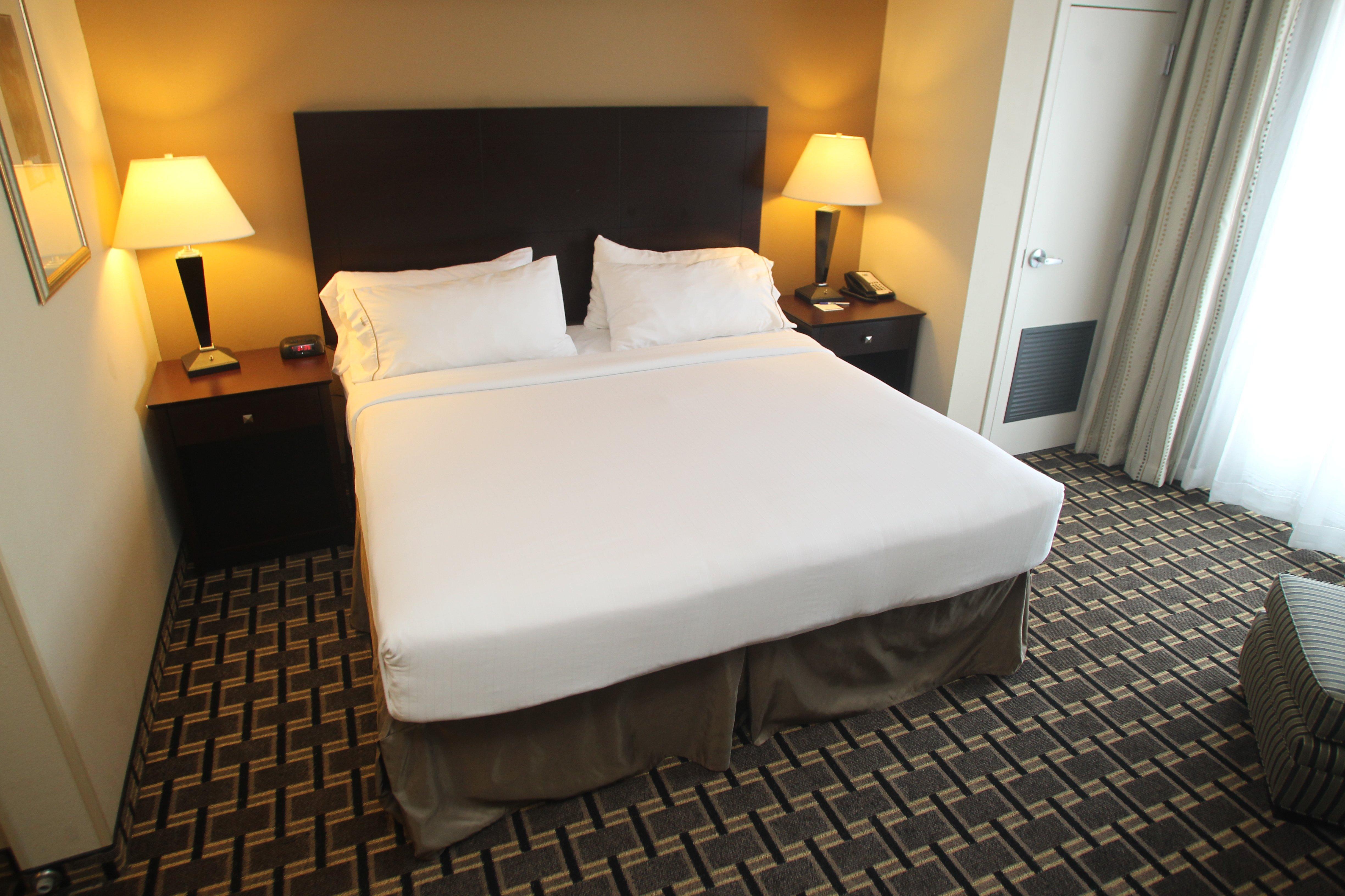 Holiday Inn Express Pembroke By Ihg Екстериор снимка