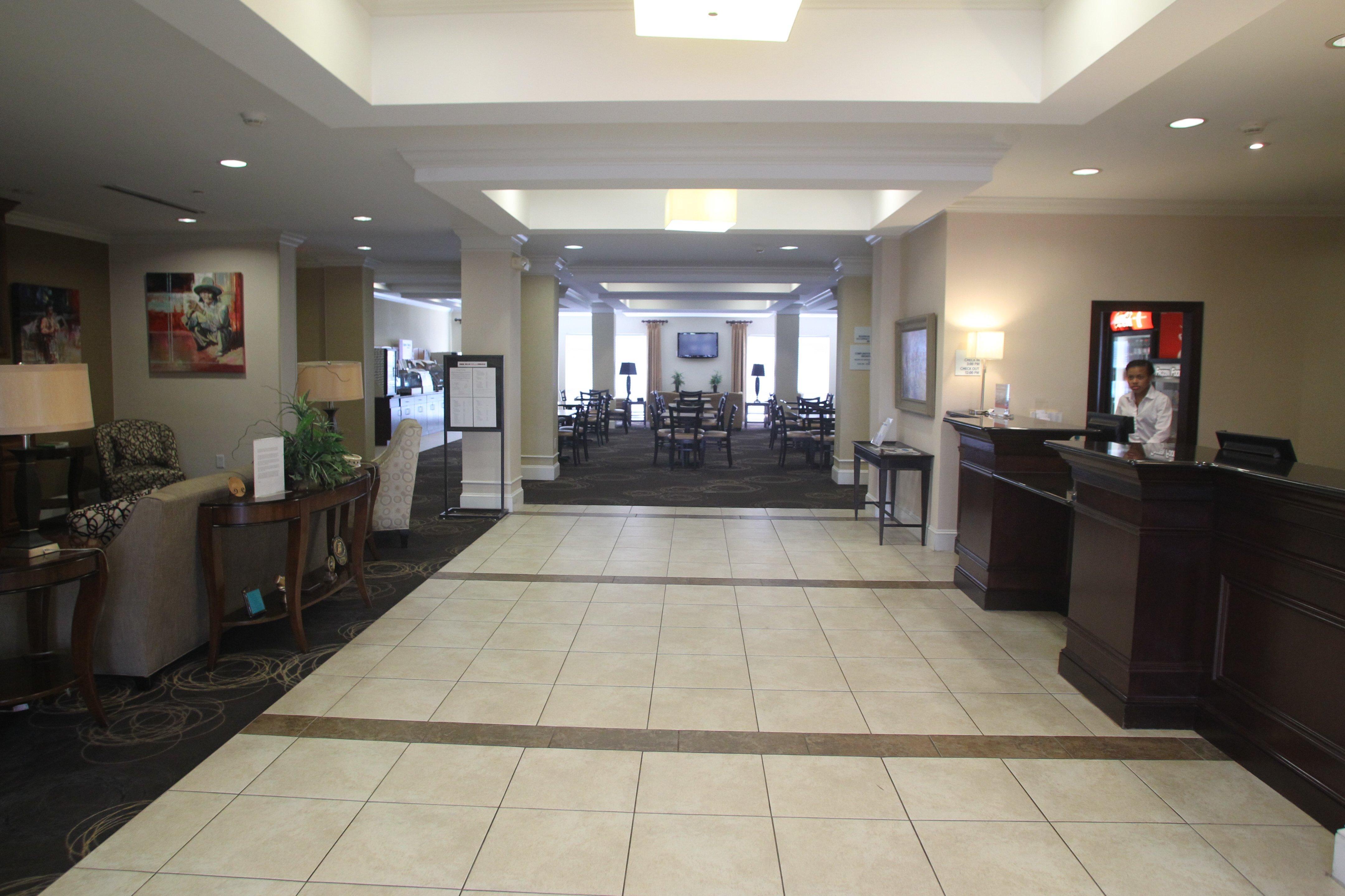 Holiday Inn Express Pembroke By Ihg Екстериор снимка