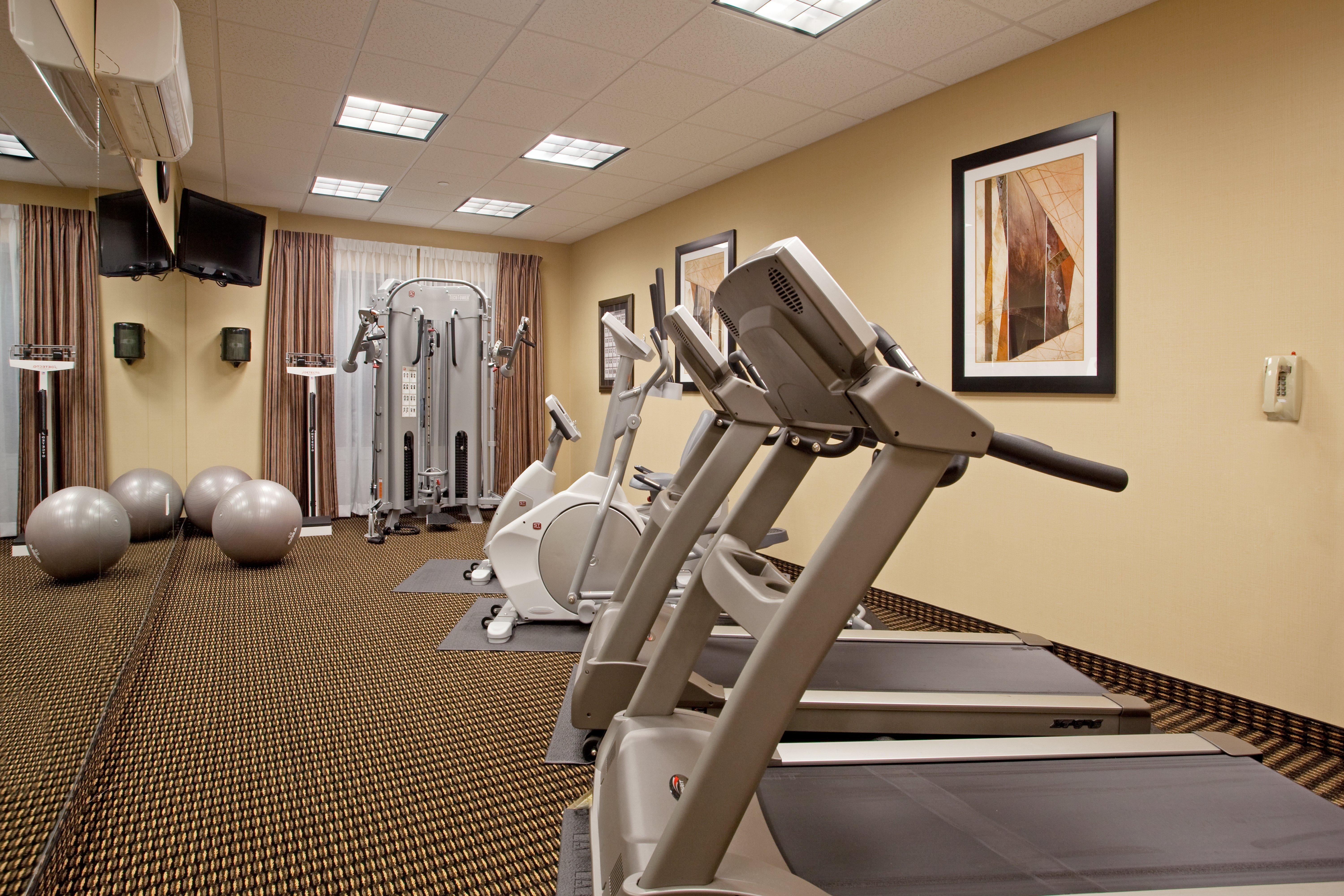 Holiday Inn Express Pembroke By Ihg Екстериор снимка