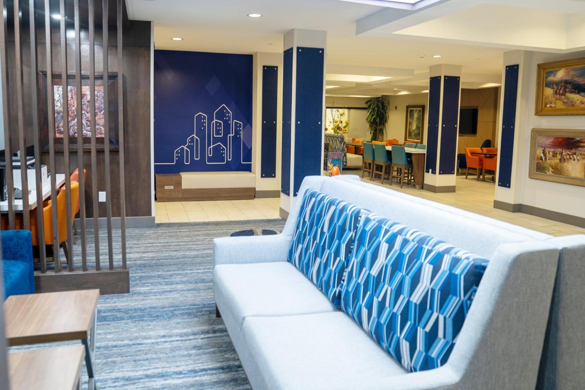 Holiday Inn Express Pembroke By Ihg Екстериор снимка