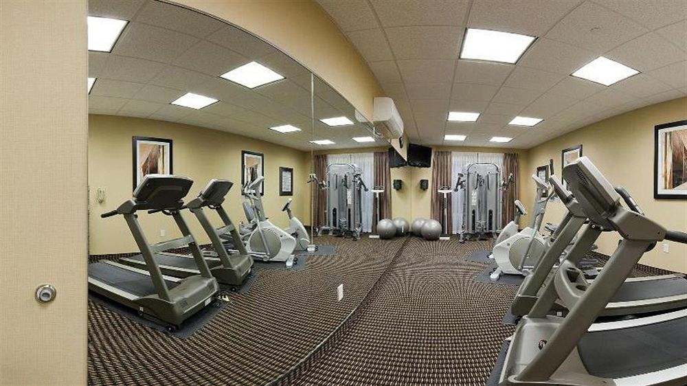 Holiday Inn Express Pembroke By Ihg Екстериор снимка